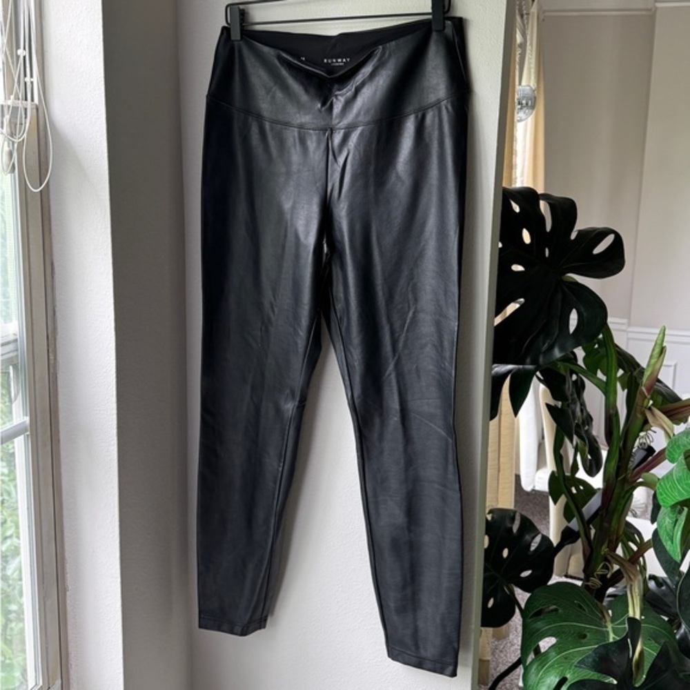 White House Black Market Black Runway Leggings